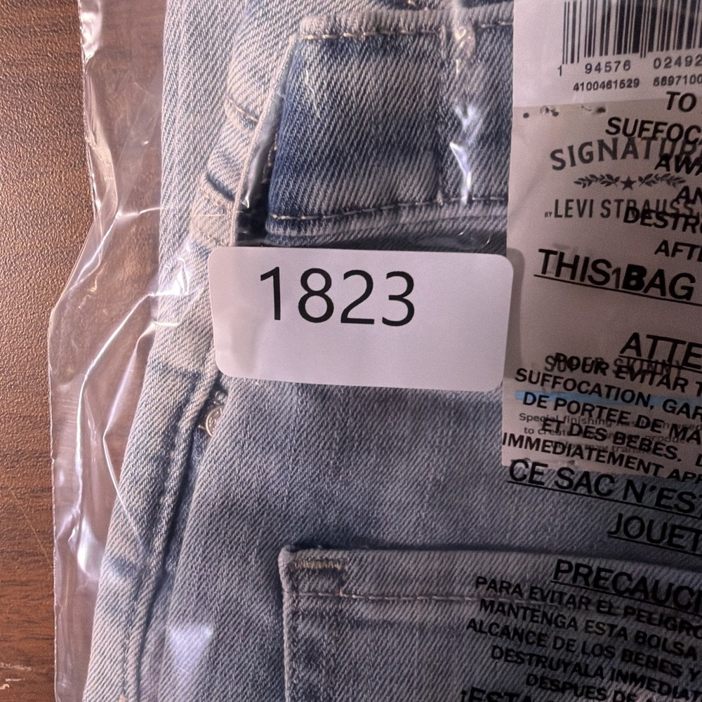 Levis Signature Super Skinny Blue Jeans Girls 18 (FITS 28‎ X 30) Distressed NEW - Picture 12 of 12